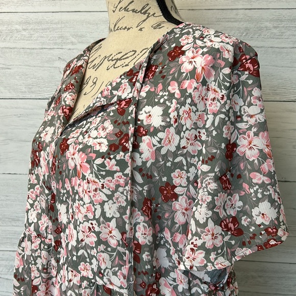 NWT Floral Casual Summer Dress - Picture 4 of 8